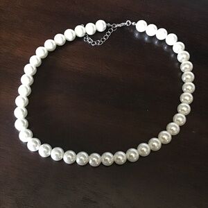 FAUX PEARL BEADED NECKLACE